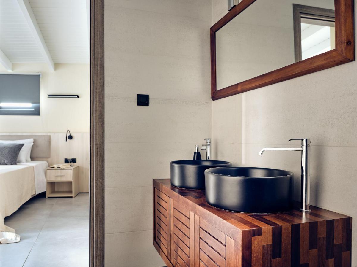 Blue View Villa - Coastal Elegance With Swim Spa, By Zantewize อลิกานาส ภายนอก รูปภาพ