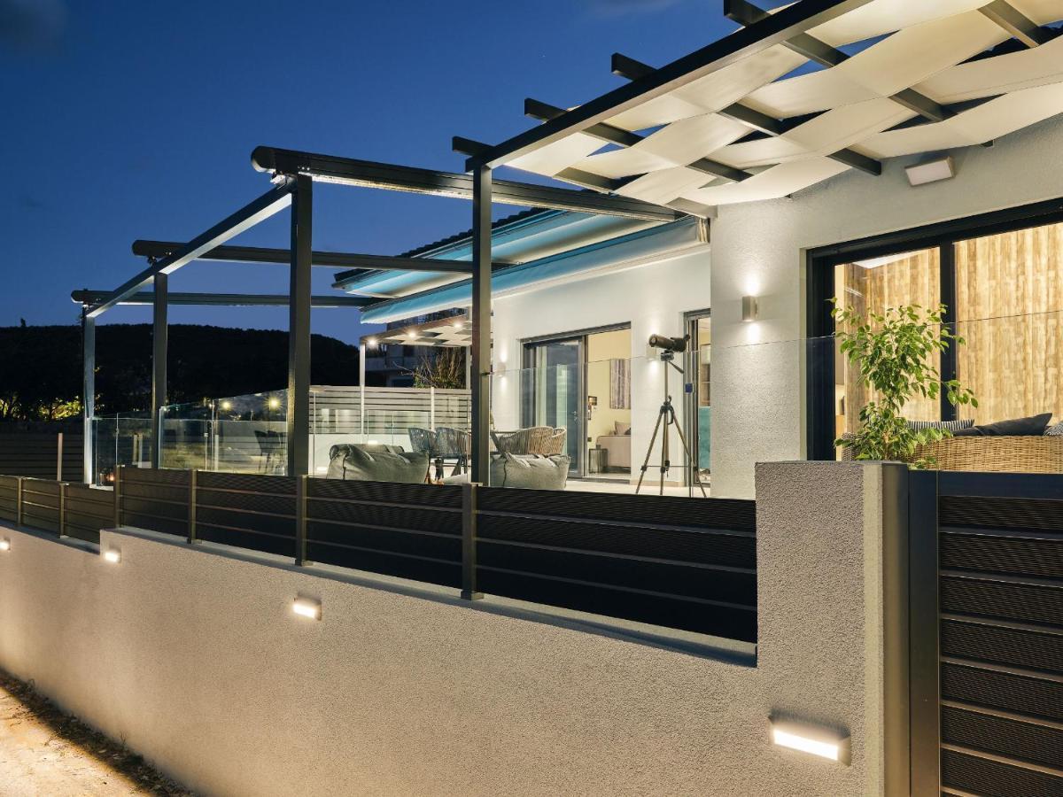 Blue View Villa - Coastal Elegance With Swim Spa, By Zantewize อลิกานาส ภายนอก รูปภาพ